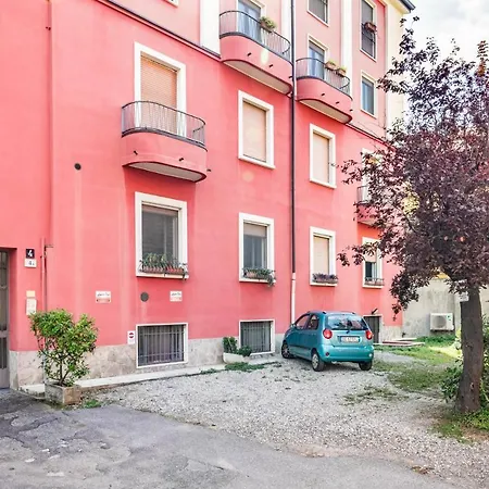 Milan - Bocconi E Navigli - Spacious 3Br Apartment 95 M - Free Parking-3